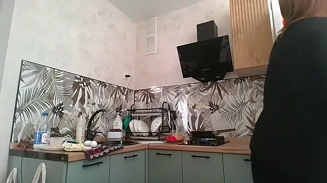 Snapshot of Thavione chatting on 02.02.26 Thavione online show from 02.02.26