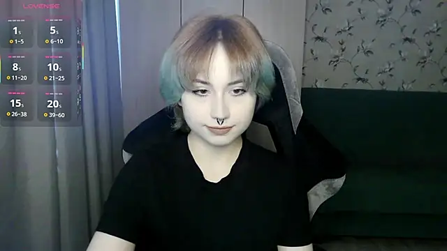 LeisaHopperstad online show from 05.18.26