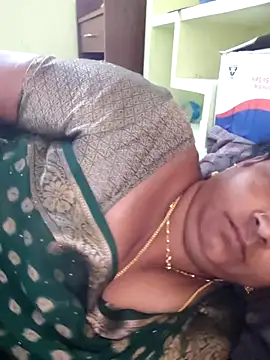 Snapshot of navyasree143 chatting on 02.14.26 navyasree143 online show from 02.14.26