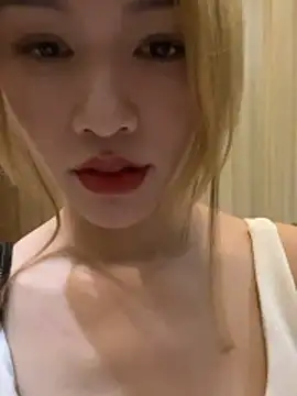 Snapshot of sharony_x chatting on 05.27.26 sharony x online show from 05.27.26