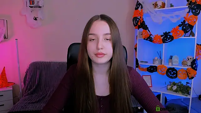 Snapshot of leslie_bird chatting on 11.01.25 leslie bird online show from 11.01.25