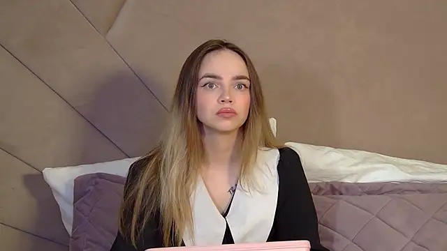 AnitaVenture online show from 04.17.26