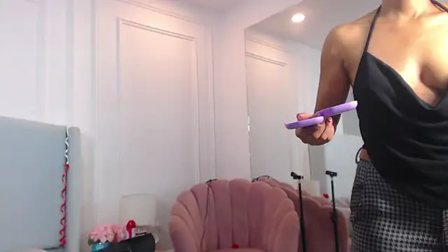 ChantalGarner online show from 11.26.25