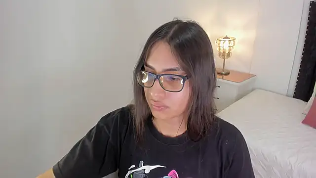 Snapshot of cherrylady_02 chatting on 11.16.25 cherrylady 02 online show from 11.16.25