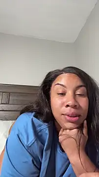 NeliaHexxen online show from 10.03.25