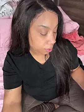 NeliaHexxen online show from 10.24.25