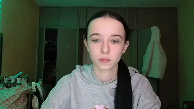 Emilia Light online show from 02.25.26