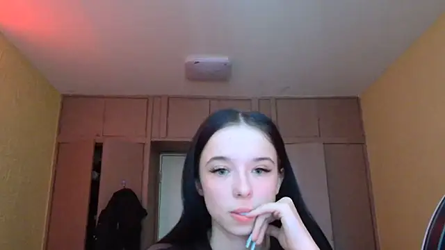 Emilia Light online show from 04.17.26