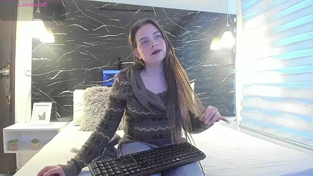 ZOE LE online show from 02.07.26