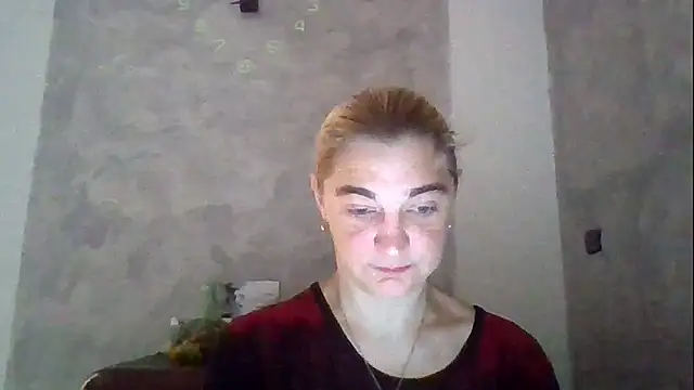 Snapshot of GoldenAngelMilf chatting on 10.15.25 GoldenAngelMilf online show from 10.15.25