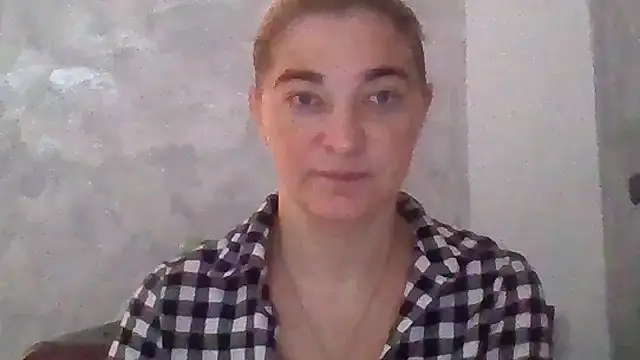 Snapshot of GoldenAngelMilf chatting on 10.22.25 GoldenAngelMilf online show from 10.22.25