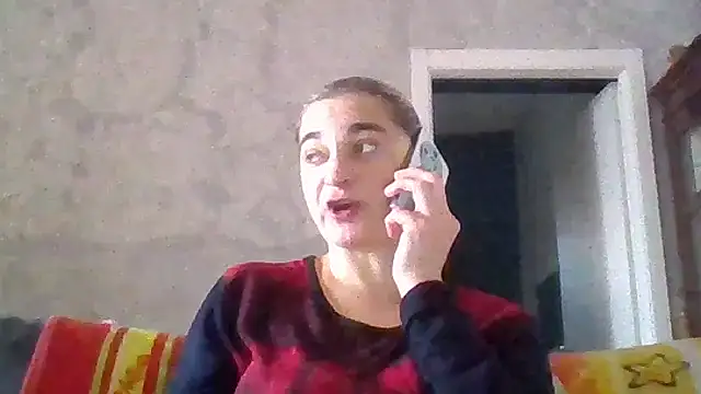 Snapshot of GoldenAngelMilf chatting on 10.31.25 GoldenAngelMilf online show from 10.31.25