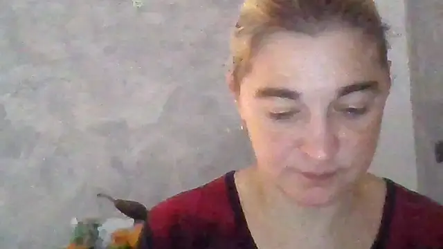 Snapshot of GoldenAngelMilf chatting on 11.03.25 GoldenAngelMilf online show from 11.03.25