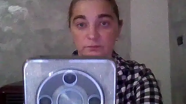 Snapshot of GoldenAngelMilf chatting on 11.14.25 GoldenAngelMilf online show from 11.14.25