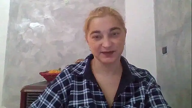 Snapshot of GoldenAngelMilf chatting on 01.07.26 GoldenAngelMilf online show from 01.07.26