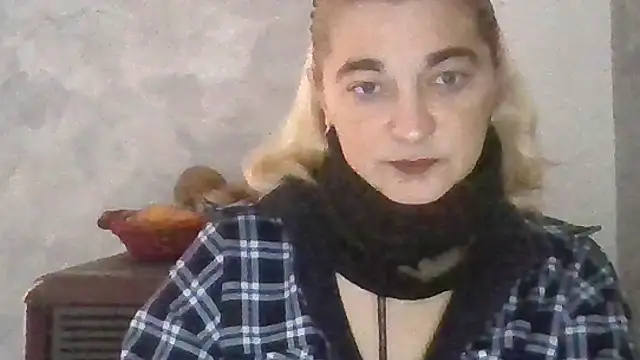 Snapshot of GoldenAngelMilf chatting on 02.02.26 GoldenAngelMilf online show from 02.02.26