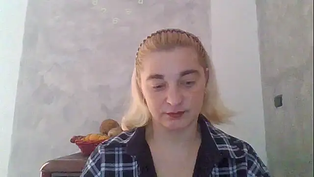 Snapshot of GoldenAngelMilf chatting on 02.03.26 GoldenAngelMilf online show from 02.03.26