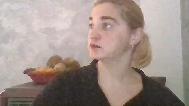 Snapshot of GoldenAngelMilf chatting on 02.05.26 GoldenAngelMilf online show from 02.05.26