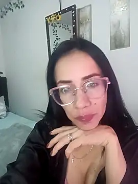 YaraDuartee online show from 01.14.26