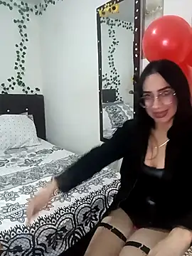 Snapshot of YaraDuartee chatting on 02.22.26 YaraDuartee online show from 02.22.26