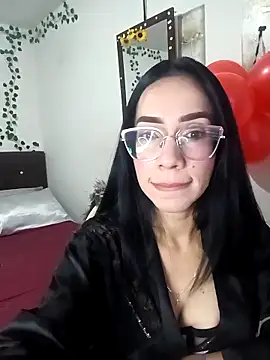 Snapshot of YaraDuartee chatting on 02.26.26 YaraDuartee online show from 02.26.26