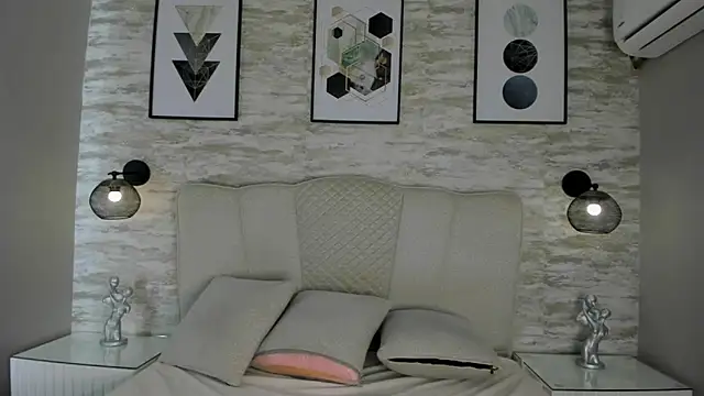 ashlye collins online show from 12.04.25