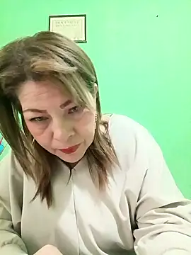 Snapshot of VANESSA__01 chatting on 10.18.25 VANESSA 01 online show from 10.18.25