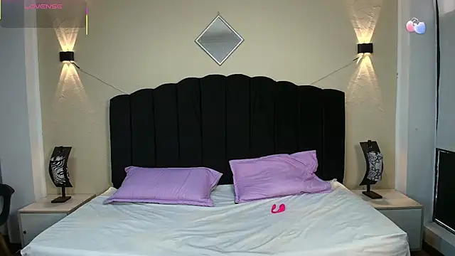 GabySweett  online show from 12.16.25