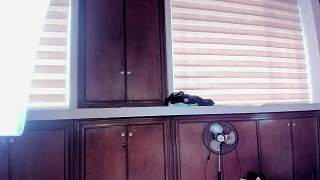 Snapshot of Violet_Anders chatting on 10.03.25 Violet Anders online show from 10.03.25