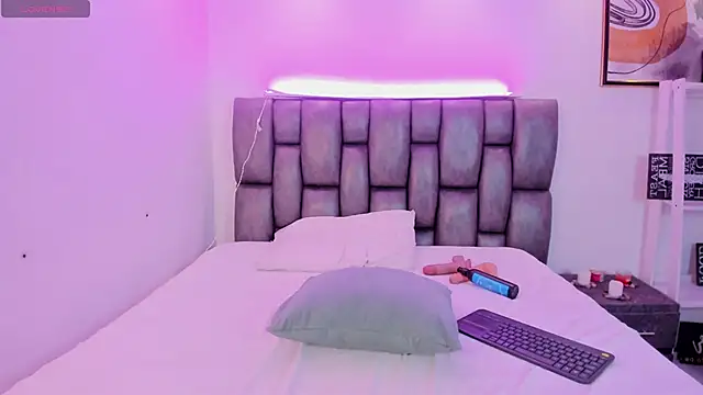 Caroline Millerr online show from 02.02.26