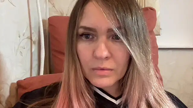 Snapshot of Milysoren chatting on 02.27.26 Milysoren online show from 02.27.26