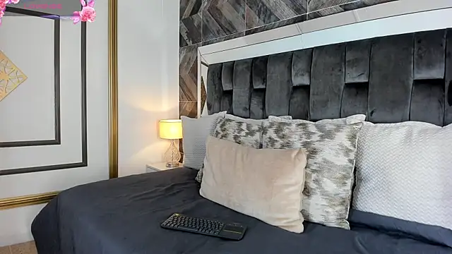 NaylaGrey online show from 02.28.26