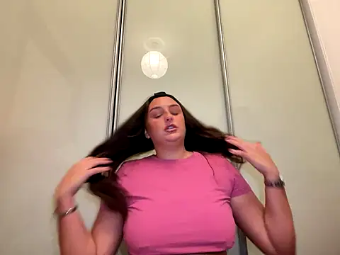 Snapshot of Playfulvixen25 chatting on 10.01.25 Playfulvixen25 online show from 10.01.25