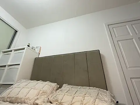 Playfulvixen25 online show from 04.10.26