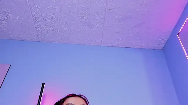 Snapshot of KathiaSaenz_ chatting on 11.21.25 KathiaSaenz online show from 11.21.25