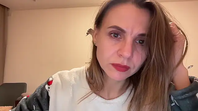 Snapshot of AnnieLove7722 chatting on 10.14.25 AnnieLove7722 online show from 10.14.25