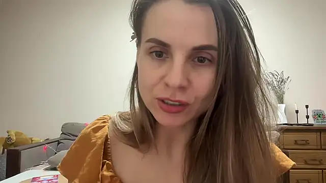 Snapshot of AnnieLove7722 chatting on 12.20.25 AnnieLove7722 online show from 12.20.25