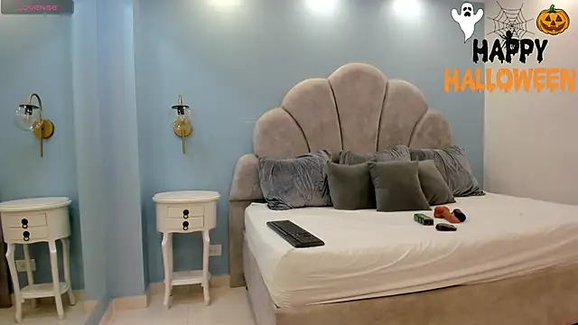 Snapshot of sofi_laane chatting on 10.13.25 sofi laane online show from 10.13.25