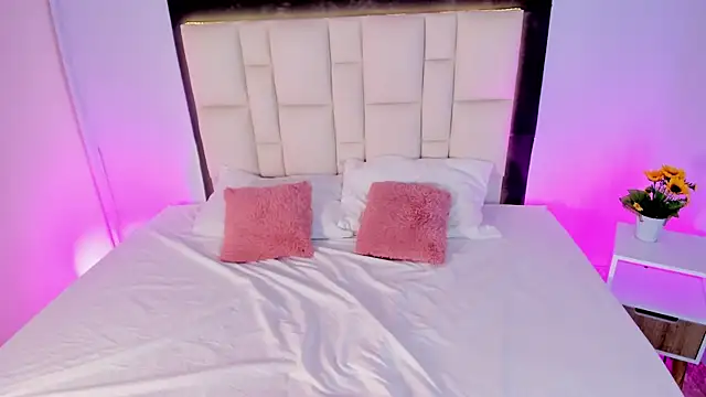 Snapshot of Athenea__fox chatting on 10.11.25 Athenea fox online show from 10.11.25