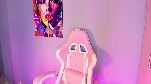 Snapshot of Athenea__fox chatting on 12.05.25 Athenea fox online show from 12.05.25