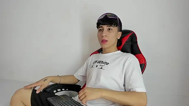 XaanderGrey online show from 10.01.25