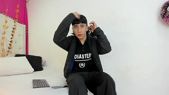 XaanderGrey online show from 10.10.25