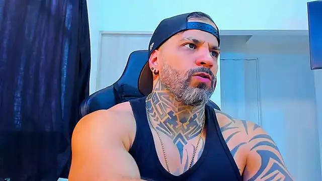 Snapshot of JoshRigby chatting on 02.05.26 JoshRigby online show from 02.05.26