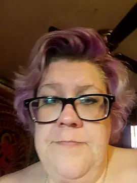 Snapshot of violentviolet68 chatting on 02.19.26 violentviolet68 online show from 02.19.26