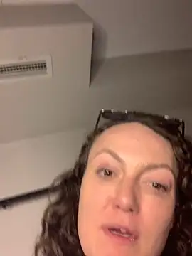 Snapshot of sexybriiiixoxo chatting on 12.22.25 sexybriiiixoxo online show from 12.22.25