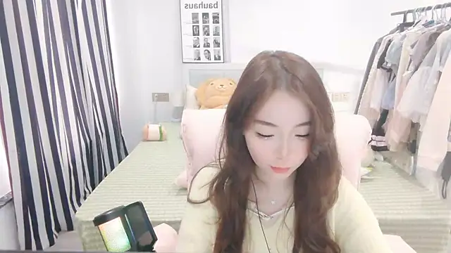 Snapshot of Gardenia-222 chatting on 10.12.25 Gardenia-222 online show from 10.12.25