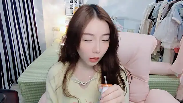 Snapshot of Gardenia-222 chatting on 11.04.25 Gardenia-222 online show from 11.04.25