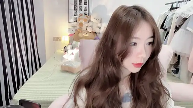 Snapshot of Gardenia-222 chatting on 11.11.25 Gardenia-222 online show from 11.11.25