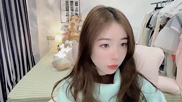 Snapshot of Gardenia-222 chatting on 11.14.25 Gardenia-222 online show from 11.14.25