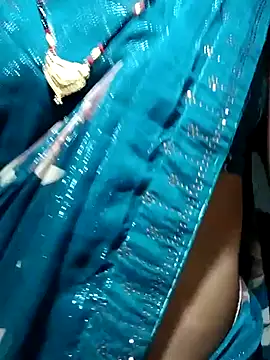 Snapshot of Lona2525 chatting on 09.28.25 Lona2525 online show from 09.28.25